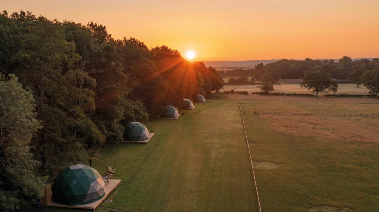 Camp Katur Glamping Hotel Carthorpe Екстериор снимка